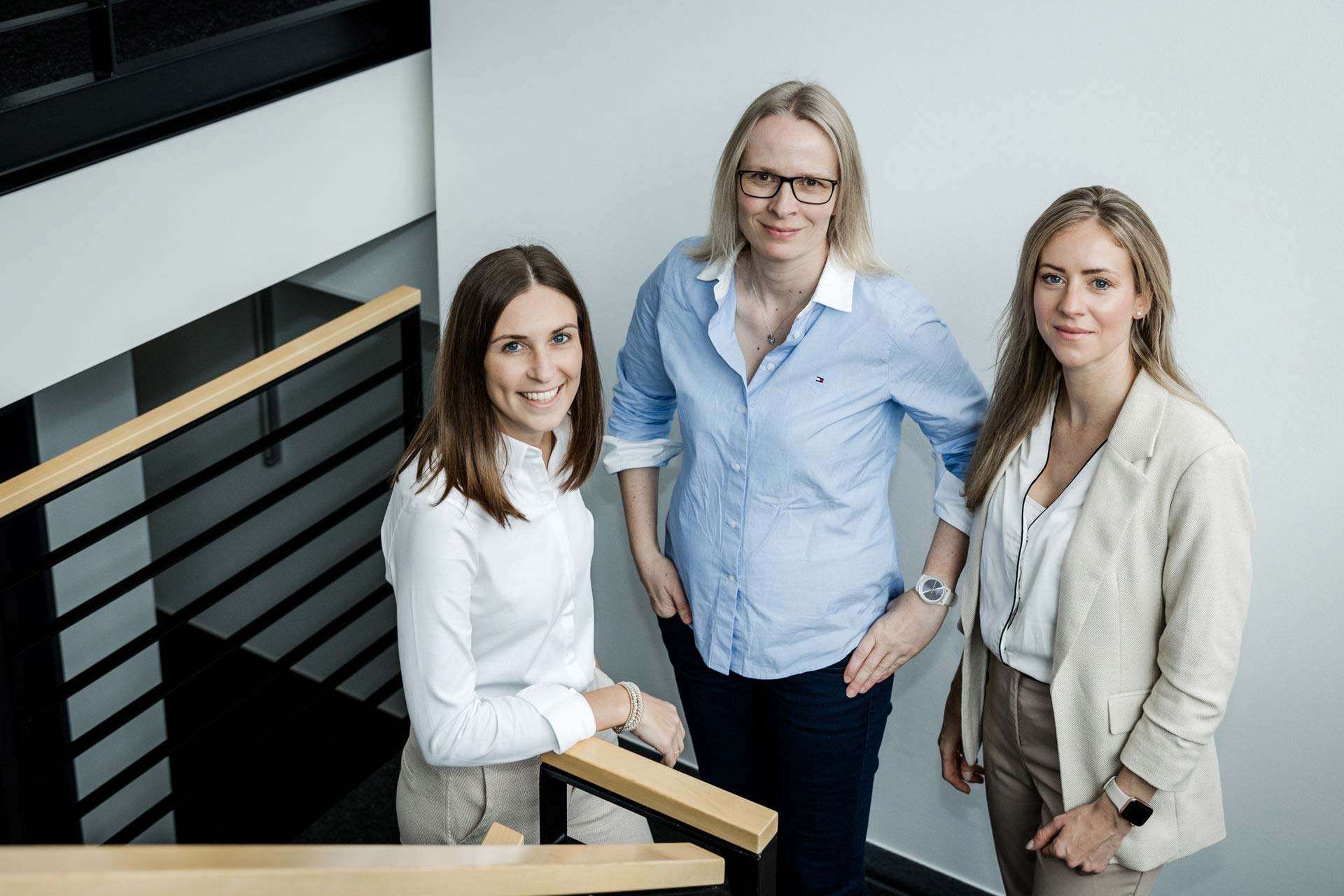 startseite-slider-mitarbeiterinnen-treppenhaus